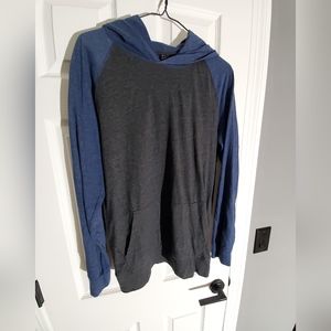 long sleeve hooded shirt